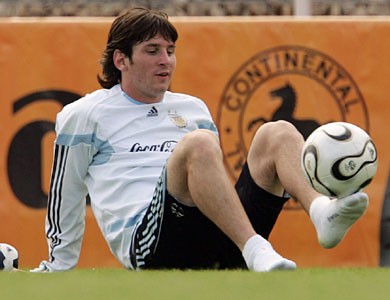 Messi mời “sao” quảng cáo Messi mời “sao” quảng cáo
