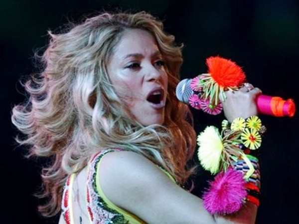 Shakira cuồng nhiệt tại lễ bế mạc World Cup Shakira cuồng nhiệt tại lễ bế mạc World Cup