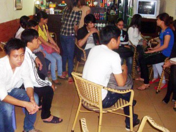 30 sinh viên nửa năm đi học trường 'ma' 30 sinh viên nửa năm đi học trường 'ma'