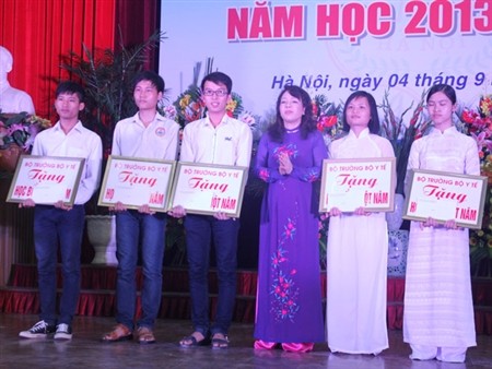 Bộ trưởng Y tế “tâm sự” với sinh viên Đại học Y Hà Nội Bộ trưởng Y tế “tâm sự” với sinh viên Đại học Y Hà Nội