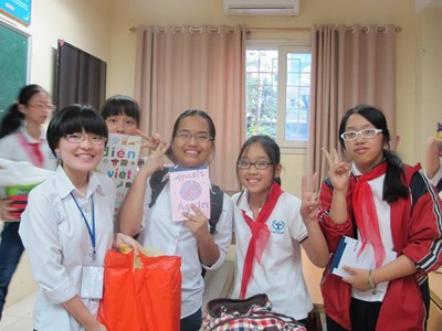 Làm việc lớn với giấy vụn Làm việc lớn với giấy vụn