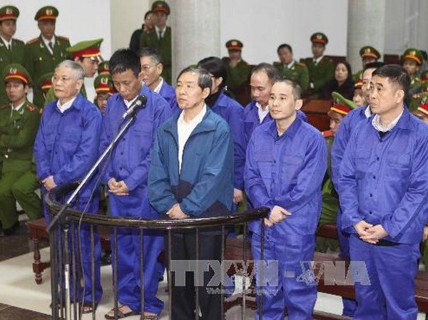 Chùm ảnh xét xử Dương Chí Dũng và đồng phạm Chùm ảnh xét xử Dương Chí Dũng và đồng phạm