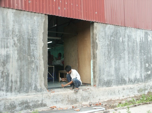 Lối nào cho xưởng may “2 trong 1”? Lối nào cho xưởng may “2 trong 1”?