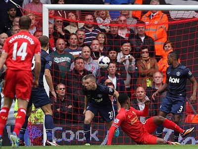 Man Utd sa lầy ở Anfield, Liverpool lên đầu bảng Man Utd sa lầy ở Anfield, Liverpool lên đầu bảng