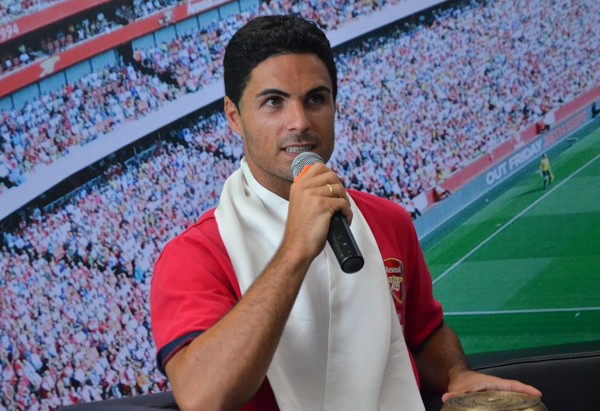 Sao Arsenal thòm thèm nem Việt Sao Arsenal thòm thèm nem Việt