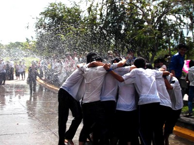 Ngược dòng lịch sử - Thắp ngọn lửa thanh niên Ngược dòng lịch sử - Thắp ngọn lửa thanh niên