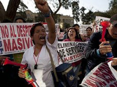 Peru: 90% giám đốc bệnh viện từ chức Giới bác sĩ, giáo viên Peru đình công suốt 5 tuần qua