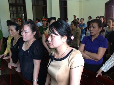 Vụ 'vỡ tín dụng đen' ở Quảng Bình: Nhiều chuyện bất thường Vụ 'vỡ tín dụng đen' ở Quảng Bình: Nhiều chuyện bất thường