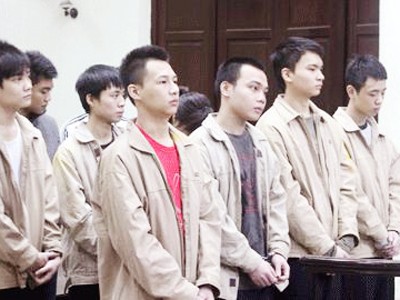 Nữ sinh 'chỉ đạo' nhóm bạn nam giết người Nữ sinh 'chỉ đạo' nhóm bạn nam giết người