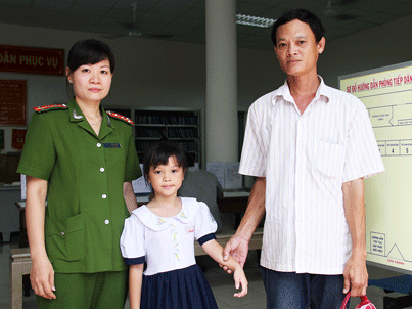 Bắt cóc học sinh lớp 1 ngay tại trường Bắt cóc học sinh lớp 1 ngay tại trường