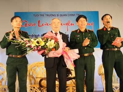 Giao lưu truyền thống 'Lý tưởng cách mạng của thanh niên' Giao lưu truyền thống 'Lý tưởng cách mạng của thanh niên'