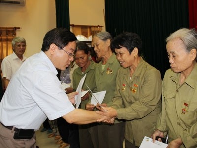 Những món quà ấm áp nghĩa tình Những món quà ấm áp nghĩa tình