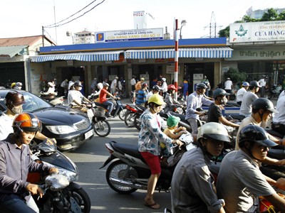 'Bom xăng' giữa lòng Hà Nội 'Bom xăng' giữa lòng Hà Nội