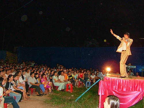 Khi nghiệp cầm ca biến nghệ sĩ thành con nợ Khi nghiệp cầm ca biến nghệ sĩ thành con nợ