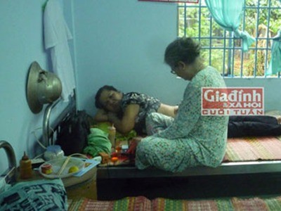 Tuyệt chiêu châm cứu của thầy thuốc một lòng vì người nghèo Tuyệt chiêu châm cứu của thầy thuốc một lòng vì người nghèo