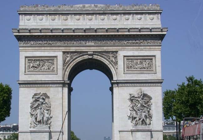Sợ đánh bom, Paris sơ tán dân khỏi Khải Hoàn Môn Khải Hoàn Môn phải sơ tán vì cảnh báo có bom