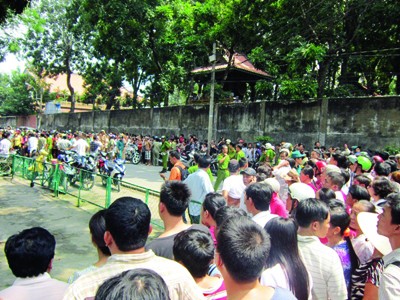 Nhìn lại giây phút cân não giải cứu hai bé mẫu giáo Nhìn lại giây phút cân não giải cứu hai bé mẫu giáo