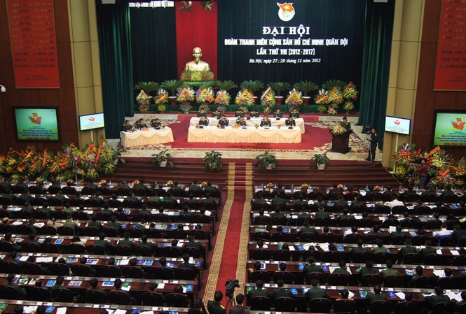 Khai mạc Đại hội Đoàn toàn quân lần thứ VIII Khai mạc Đại hội Đoàn toàn quân lần thứ VIII
