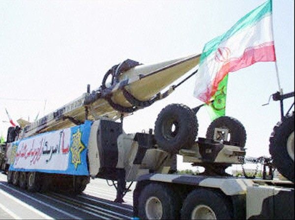 Iran sẵn sàng nghênh chiến Tên lửa đạn đạo Shahab-3 của Iran