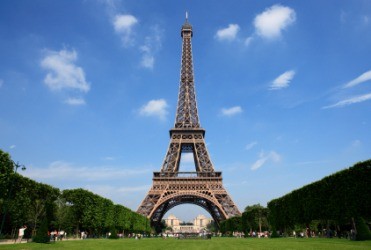 Phụ nữ Mỹ mơ Phụ nữ Mỹ mơ "mây mưa" trên tháp Eiffel