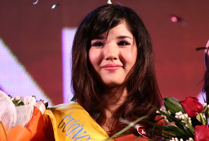 Nữ sinh Đại học Luật đoạt giải nhất Facelook 2011 Nữ sinh Đại học Luật đoạt giải nhất Facelook 2011