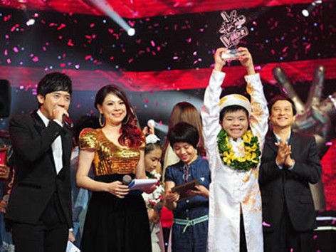 Quang Anh giành quán quân Quang Anh giành quán quân "Giọng hát Việt nhí"