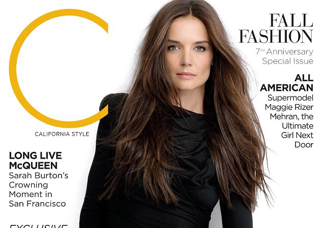Katie Holmes không hề nhắc tới Tom trước khi ly dị Katie Holmes không hề nhắc tới Tom trước khi ly dị