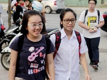 Hạ điểm chuẩn vào lớp 10 các trường công lập Hà Nội Hạ điểm chuẩn vào lớp 10 các trường công lập Hà Nội