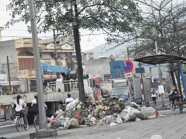 Dân phản đối, Uông Bí nguy cơ ngập rác Dân phản đối, Uông Bí nguy cơ ngập rác