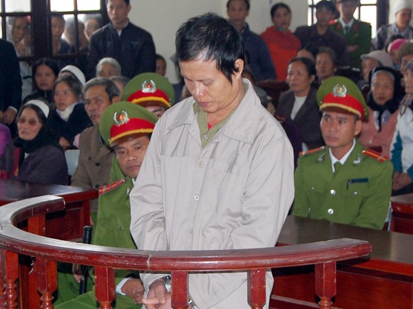 Tử hình con rể giết bố vợ ở Hưng Yên Bị cáo Nguyễn Văn Thắng tại tòa sáng 27-11