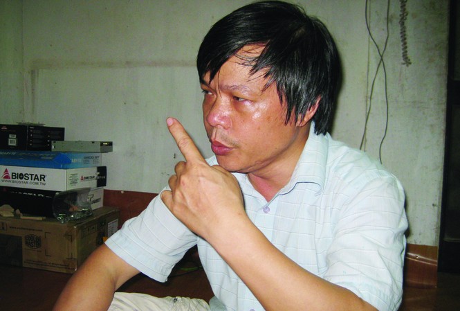 Đỗ Việt Khoa người hùng thất bại? - Bài 1 Thầy giáo Đỗ Việt Khoa đã khóc khi tuyên bố rời xa nghề giáo trong cuộc trò chuyện với PV Tiền Phong