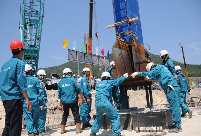 Lắp đặt kết cấu thép lò hơi 1 - Nhà máy điện Vũng Áng Lắp đặt Lò hơi 1, Tổ máy 1, Nhà máy điện Vũng Áng 1