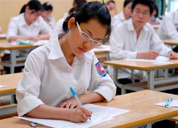 Giám thị không được thu hồi máy điện thoại của thí sinh Ảnh minh họa