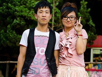 Mốt thuê bạn trai hờ để che mắt cha mẹ Mốt thuê bạn trai hờ để che mắt cha mẹ