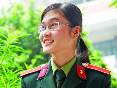 Kết bạn: Nữ sinh có khiếu hài thích lính trẻ giỏi võ Kết bạn: Nữ sinh có khiếu hài thích lính trẻ giỏi võ