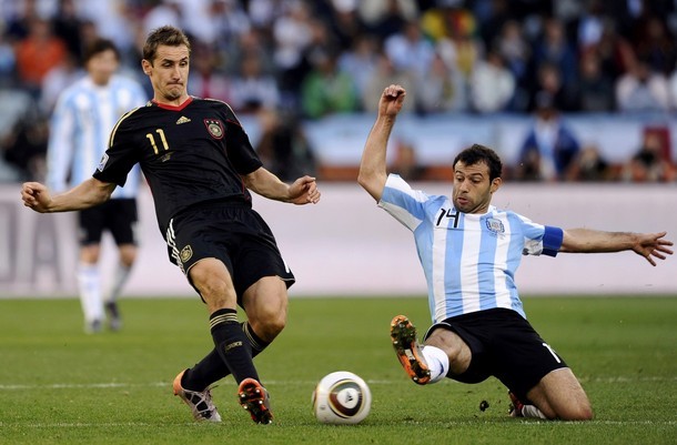 'Xe tăng' Đức nghiền nát Argentina 'Xe tăng' Đức nghiền nát Argentina