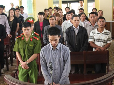 Giết cha vì không cho mua xe máy Giết cha vì không cho mua xe máy