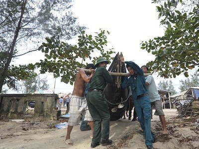 Quảng Trị sơ tán dân khỏi vùng nguy hiểm của bão Quảng Trị sơ tán dân khỏi vùng nguy hiểm của bão