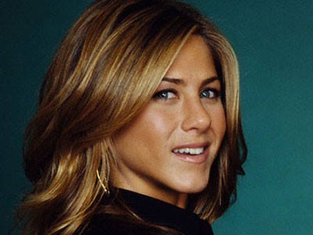Aniston yêu lại bồ cũ Aniston yêu lại bồ cũ