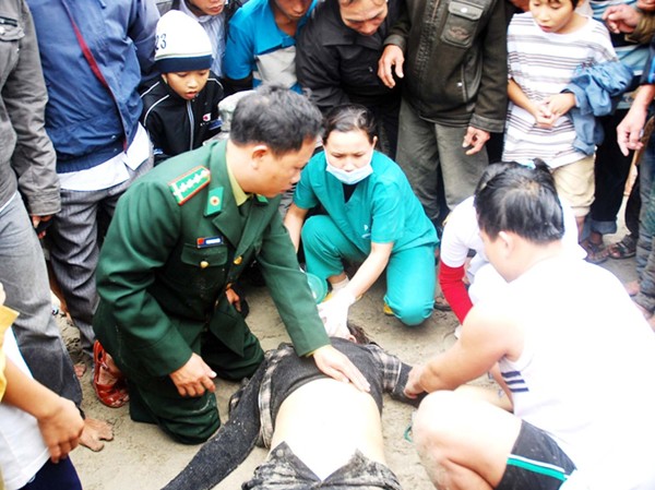 Huy động trực thăng, lưới quét tìm đồng đội Huy động trực thăng, lưới quét tìm đồng đội