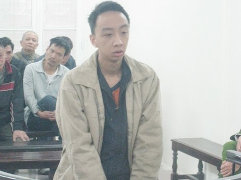 Từ chuyện nợ nần, cháu đâm chết bạn dì ruột Từ chuyện nợ nần, cháu đâm chết bạn dì ruột