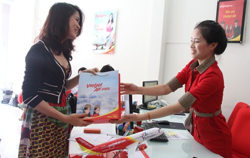 VietJetAir bán vé ...100.000 đồng VietJetAir bán vé ...100.000 đồng