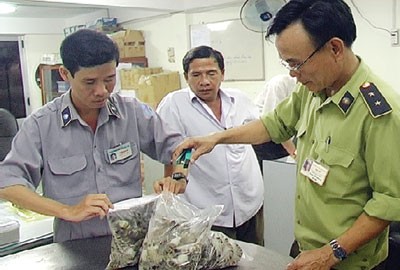 Công bố tên doanh nghiệp bơm tạp chất vào tôm Công bố tên doanh nghiệp bơm tạp chất vào tôm
