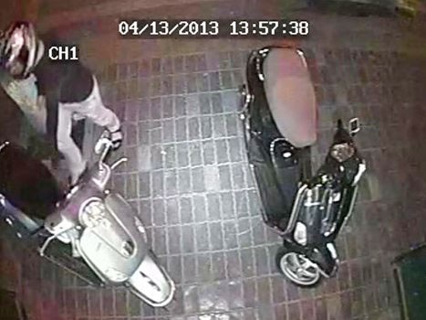 Bắt nữ sinh viên ĐH Y trộm xe Vespa Bắt nữ sinh viên ĐH Y trộm xe Vespa