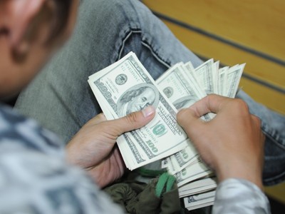 Cắt cơn cho… ngoại tệ Cắt cơn cho… ngoại tệ