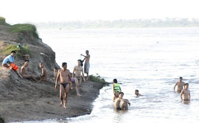 Bãi tắm 'tiên' sông Hồng thành 'khu du lịch sinh thái'? Bãi tắm 'tiên' sông Hồng thành 'khu du lịch sinh thái'?
