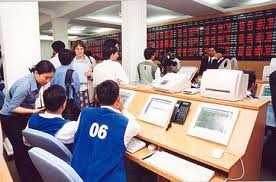 Hai sàn diễn biến trái chiều Hai sàn diễn biến trái chiều