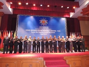Thượng tướng Nguyễn Chí Vịnh: Tuyệt đối không dùng vũ lực với ngư dân Thượng tướng Nguyễn Chí Vịnh: Tuyệt đối không dùng vũ lực với ngư dân