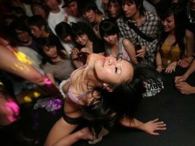 Trắng đêm 'xõa' cùng sinh viên phố núi Trắng đêm 'xõa' cùng sinh viên phố núi