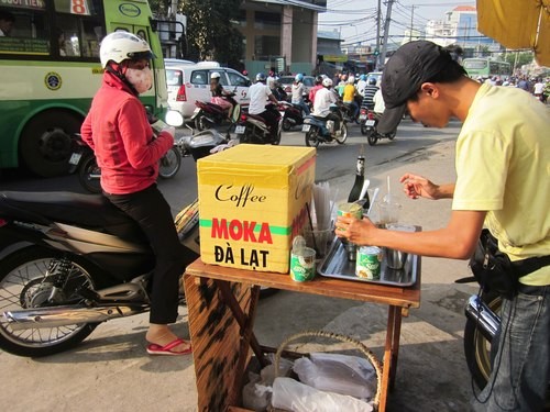 Nở rộ cà phê 'take away' ở TP HCM Nở rộ cà phê 'take away' ở TP HCM